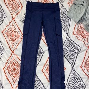 NAVY BLUE FLOWER PRINT LULULEMON LEGGINGS